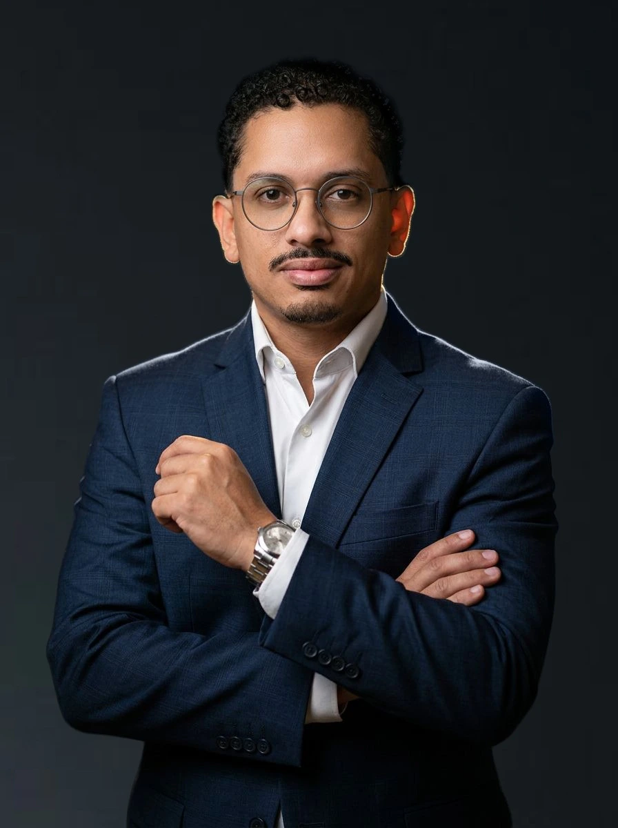 Dr. Daniel Nascimento